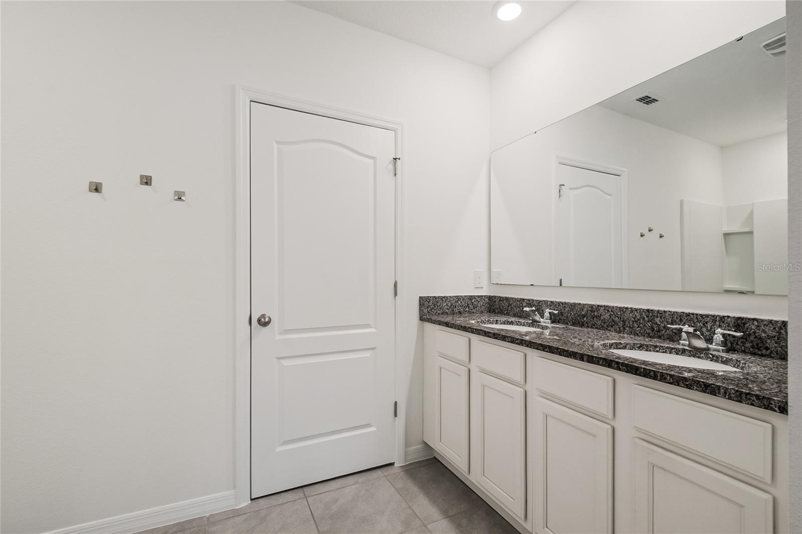 Image 37 of 52 For 2928 Sunridge Loop