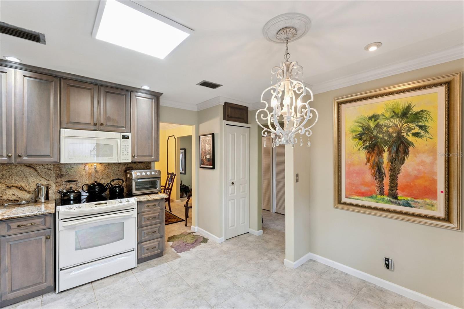 Image 3 of 37 For 690 Lake Villas Drive