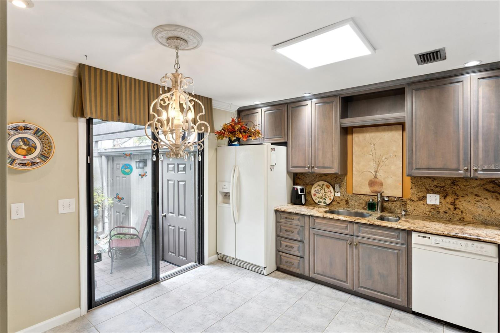 Image 4 of 37 For 690 Lake Villas Drive