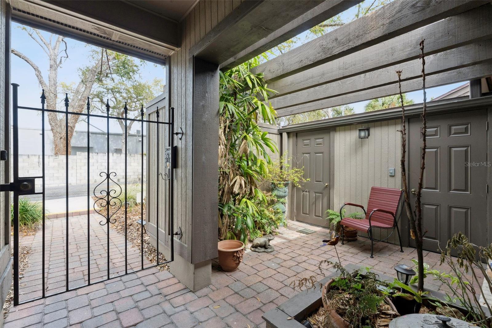 Image 6 of 37 For 690 Lake Villas Drive