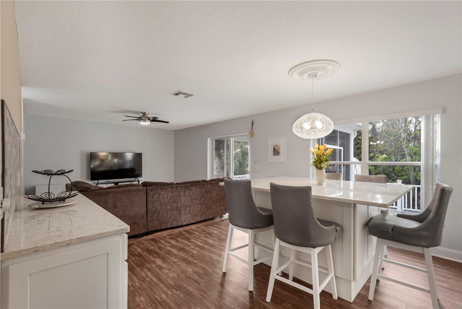 Image 9 of 42 For 1095 Horizon View Boulevard