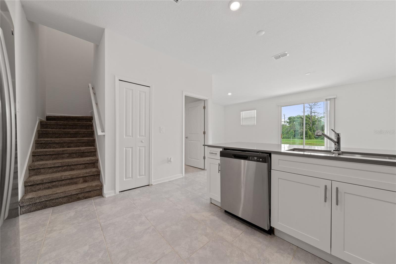 Image 8 of 27 For 7576 Stone Creek Trail