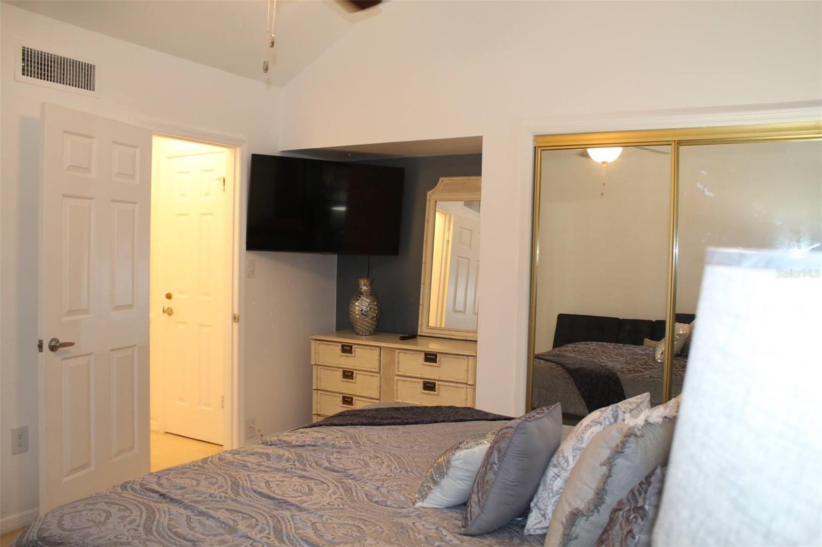 Image 19 of 23 For 1222 Villa Lane 136