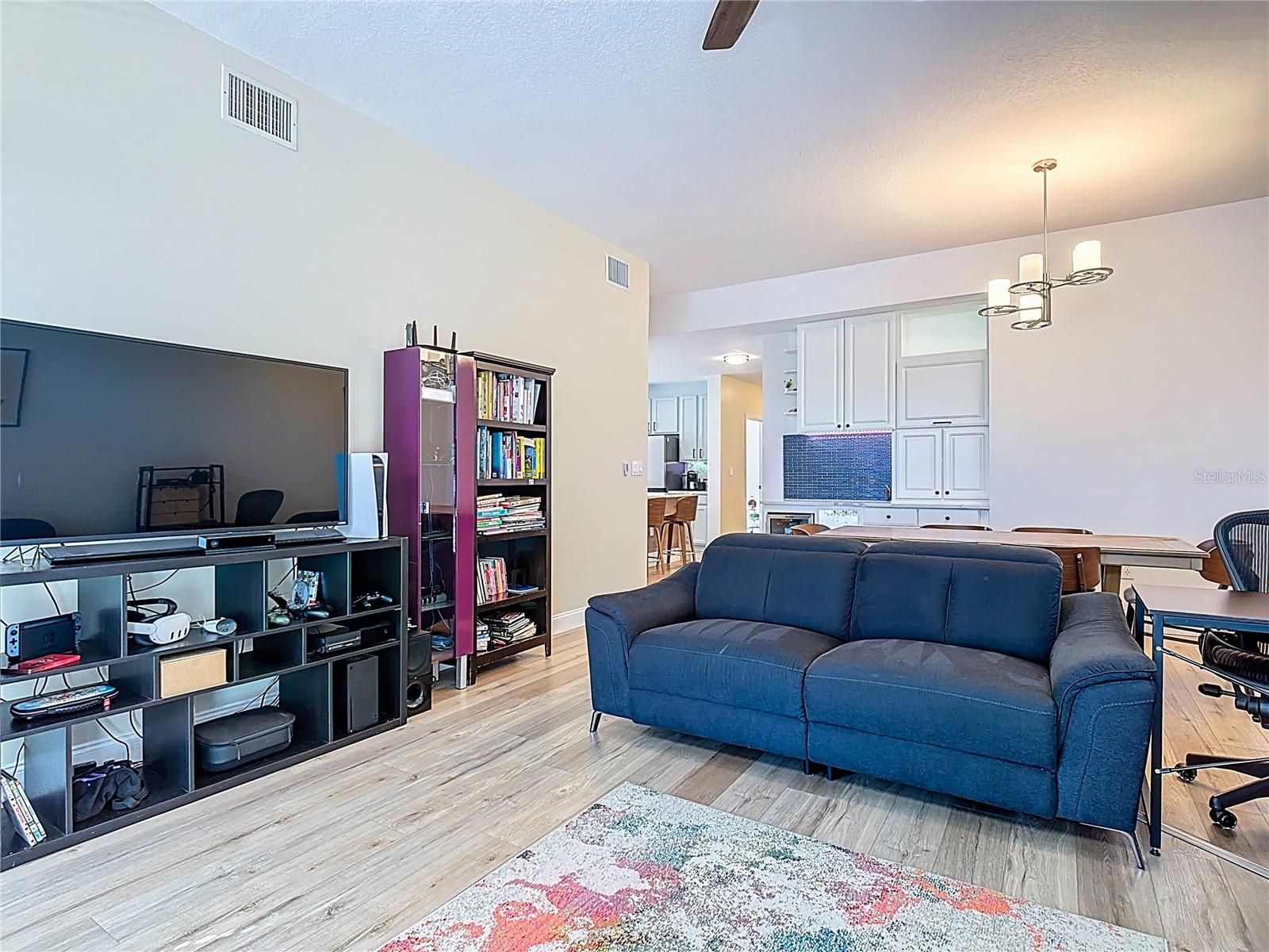 Image 16 of 35 For 900 Croton Road 102