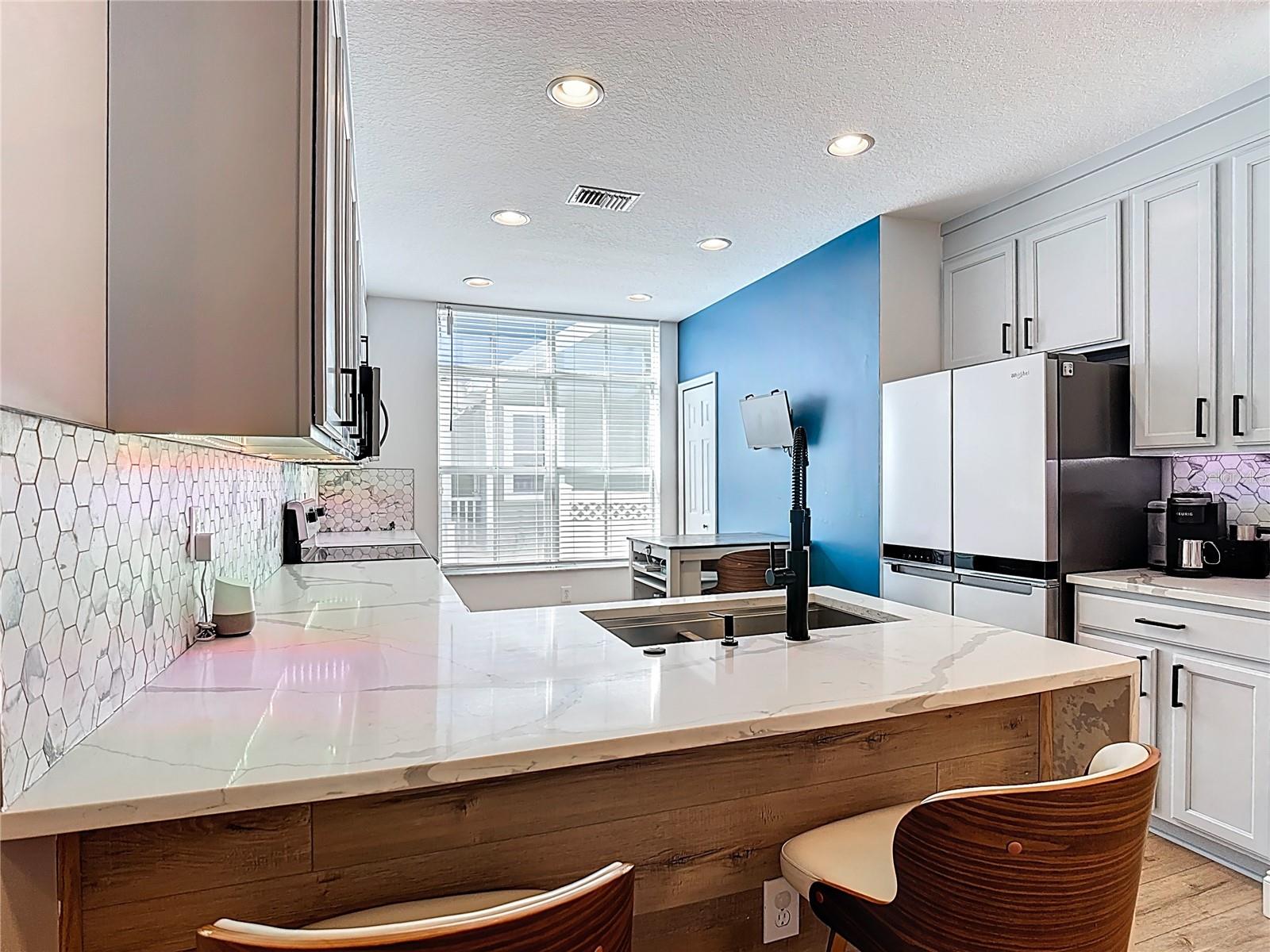 Image 4 of 35 For 900 Croton Road 102