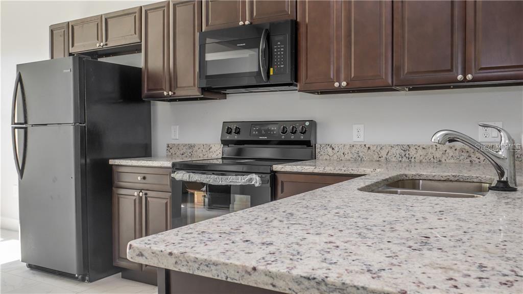 Image 3 of 12 For 401 Albatross Court A