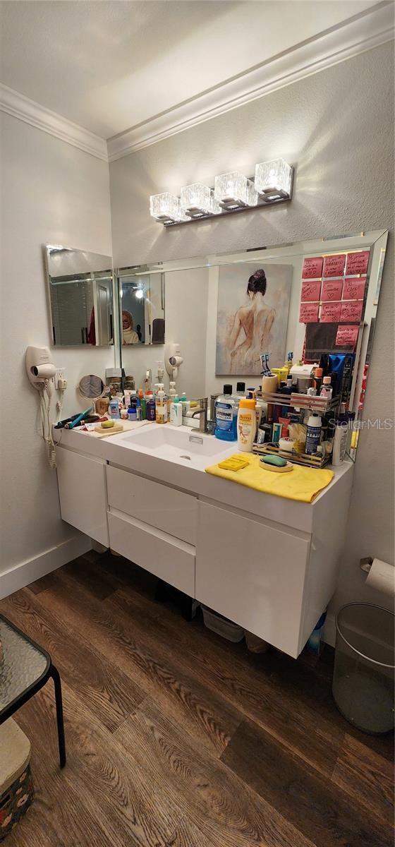 Image 8 of 17 For 4768 Walden Cir  27