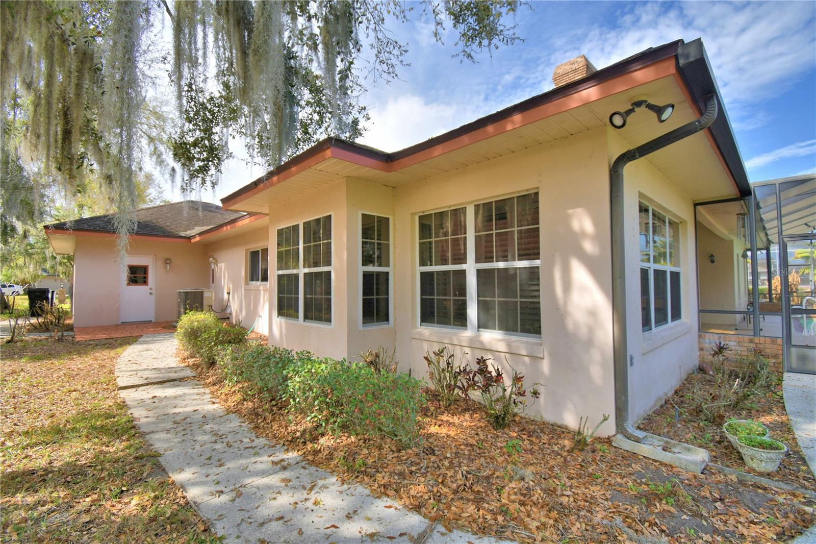 Image 16 of 83 For 12 Bridgewater Drive