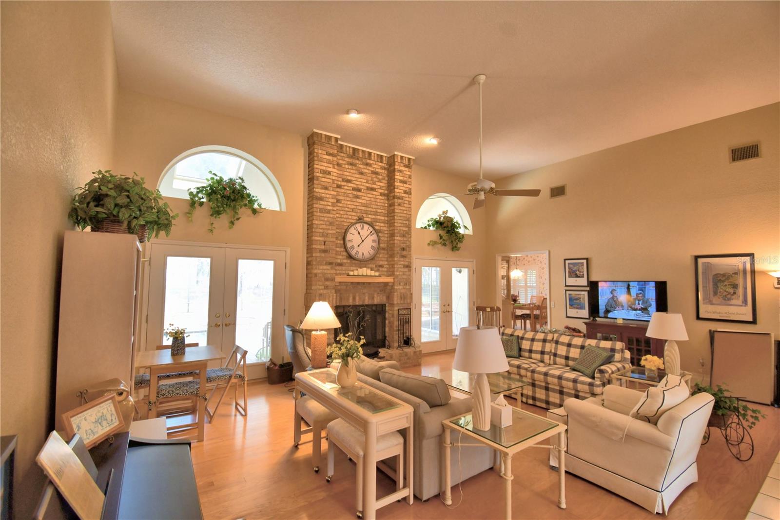 Image 22 of 83 For 12 Bridgewater Drive