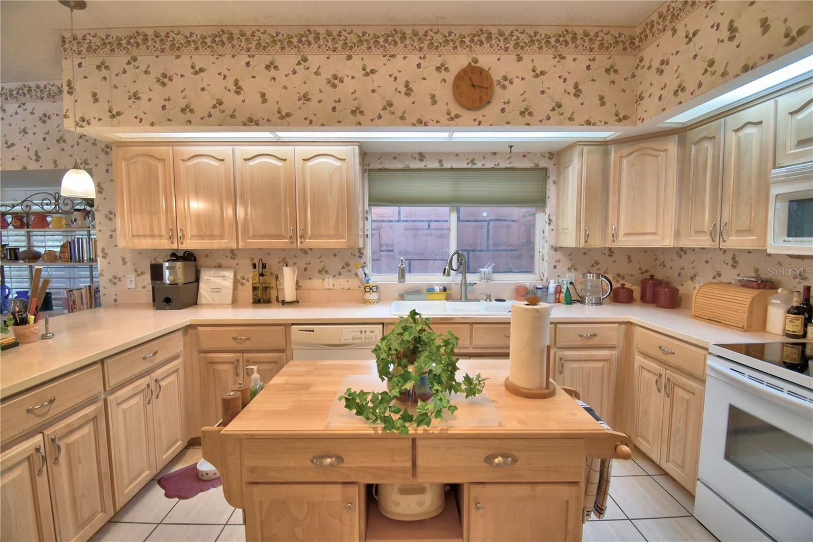 Image 35 of 83 For 12 Bridgewater Drive