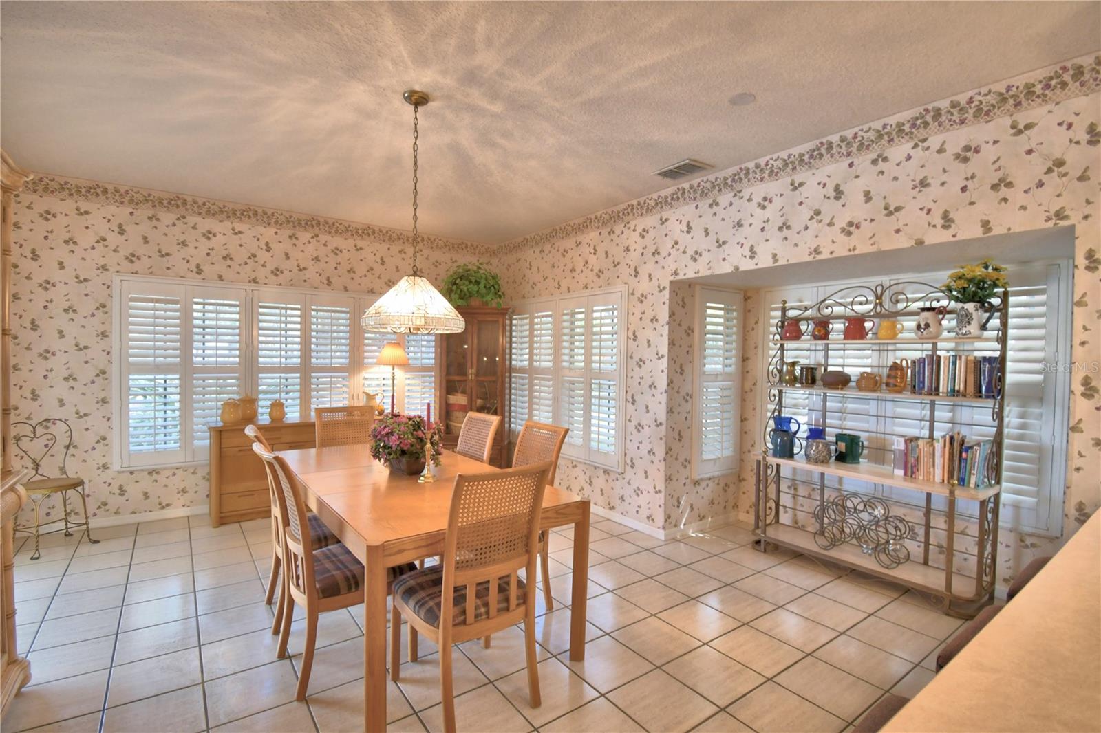 Image 39 of 83 For 12 Bridgewater Drive