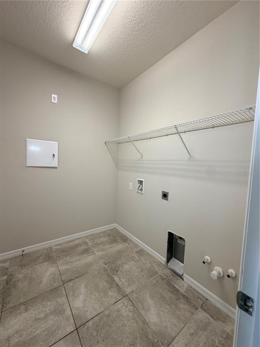 Image 29 of 35 For 2412 Annacella Avenue