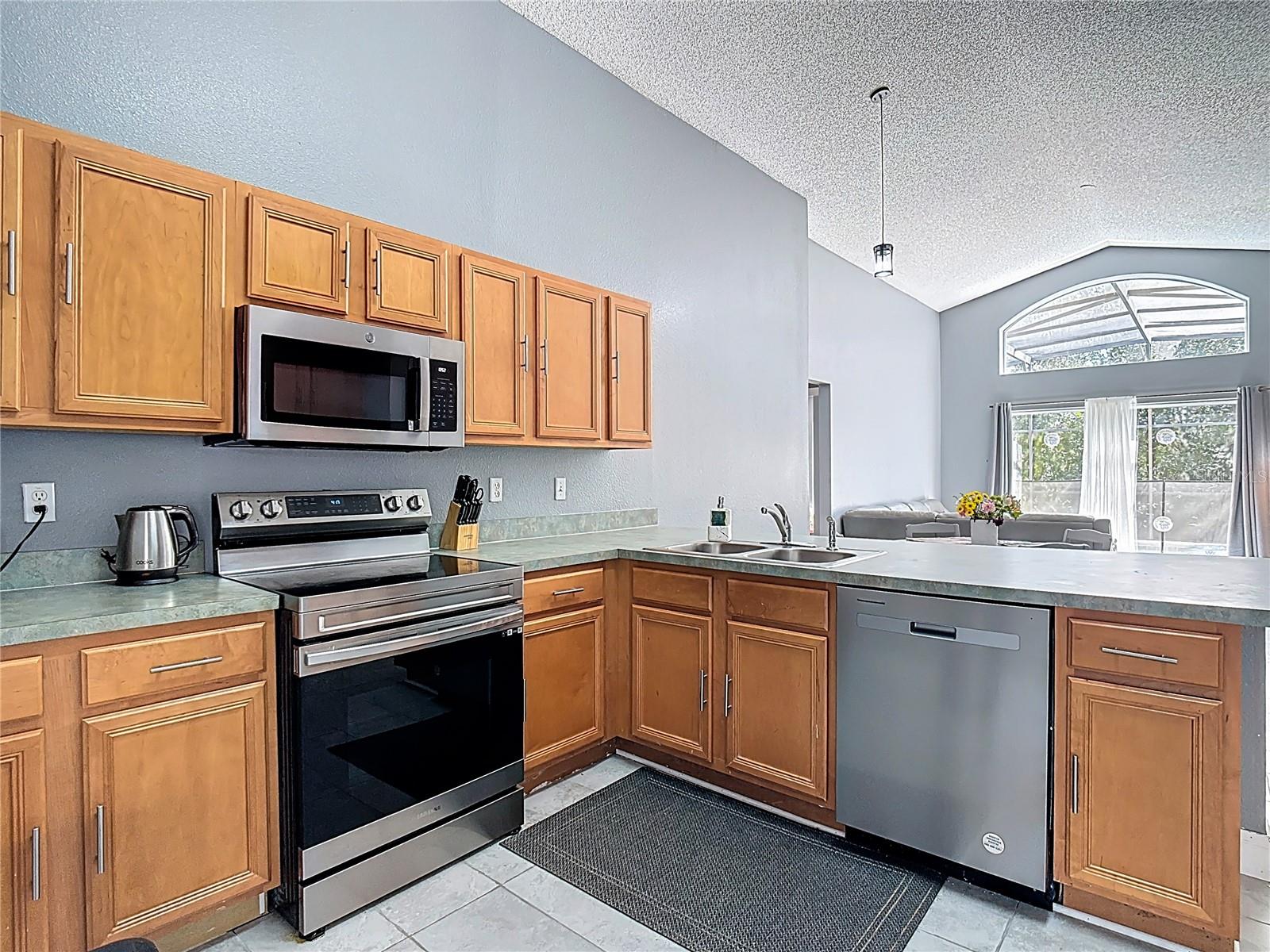 Image 9 of 51 For 168 Hideaway Beach Lane