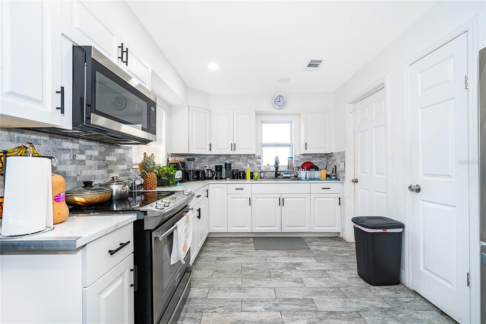 Image 16 of 25 For 10 Celeste Street