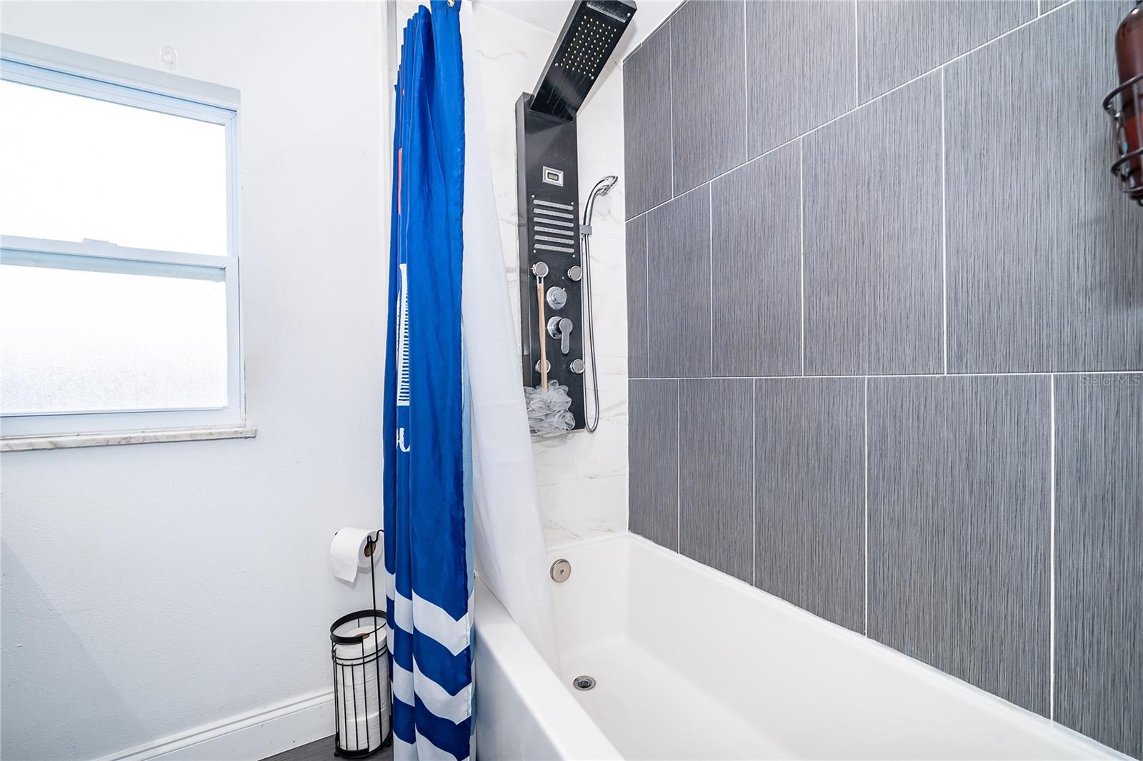 Image 19 of 25 For 10 Celeste Street