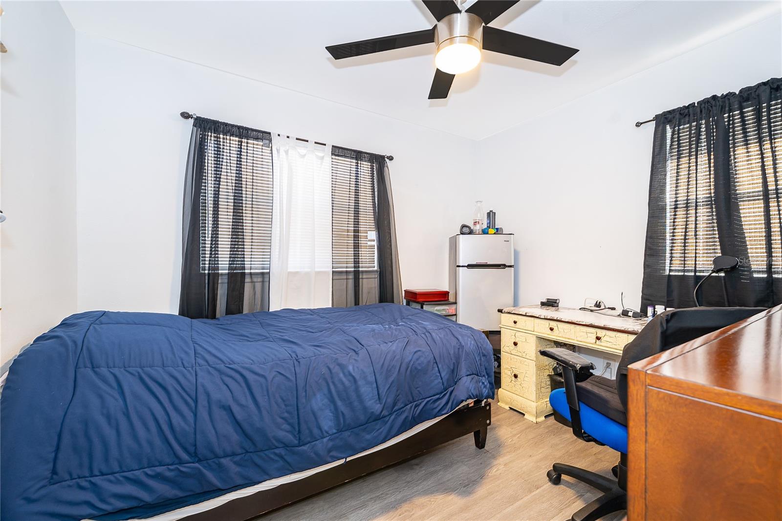 Image 21 of 25 For 10 Celeste Street