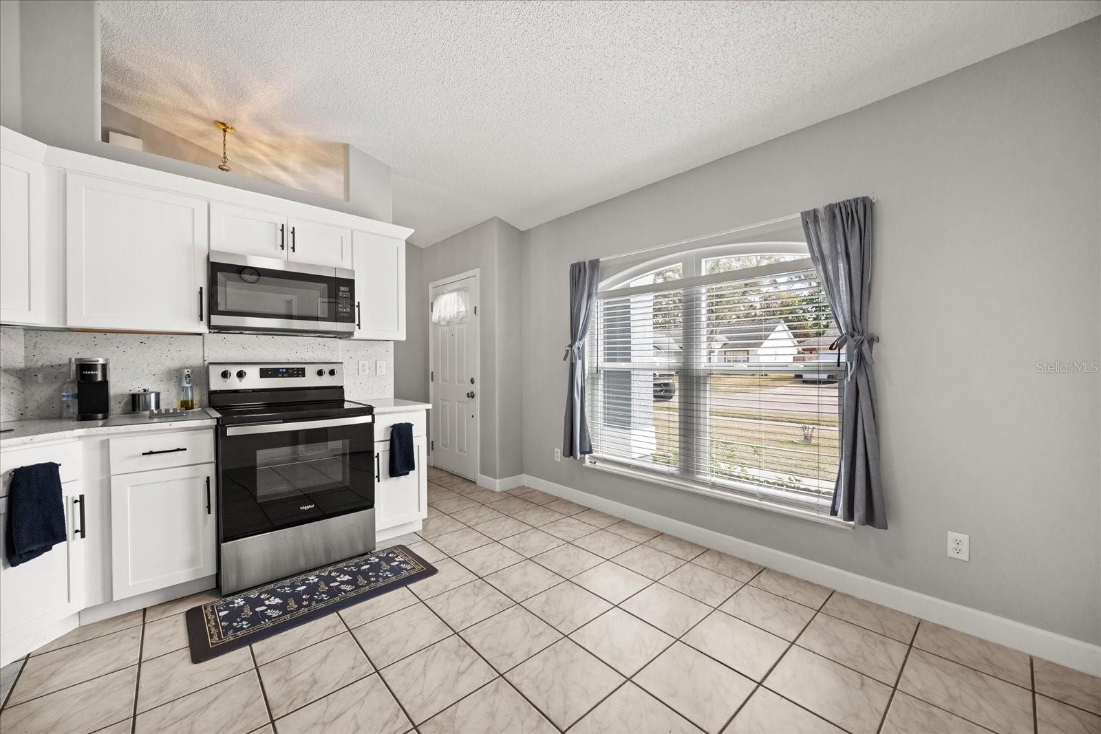 Image 11 of 23 For 1122 Hackberry Drive