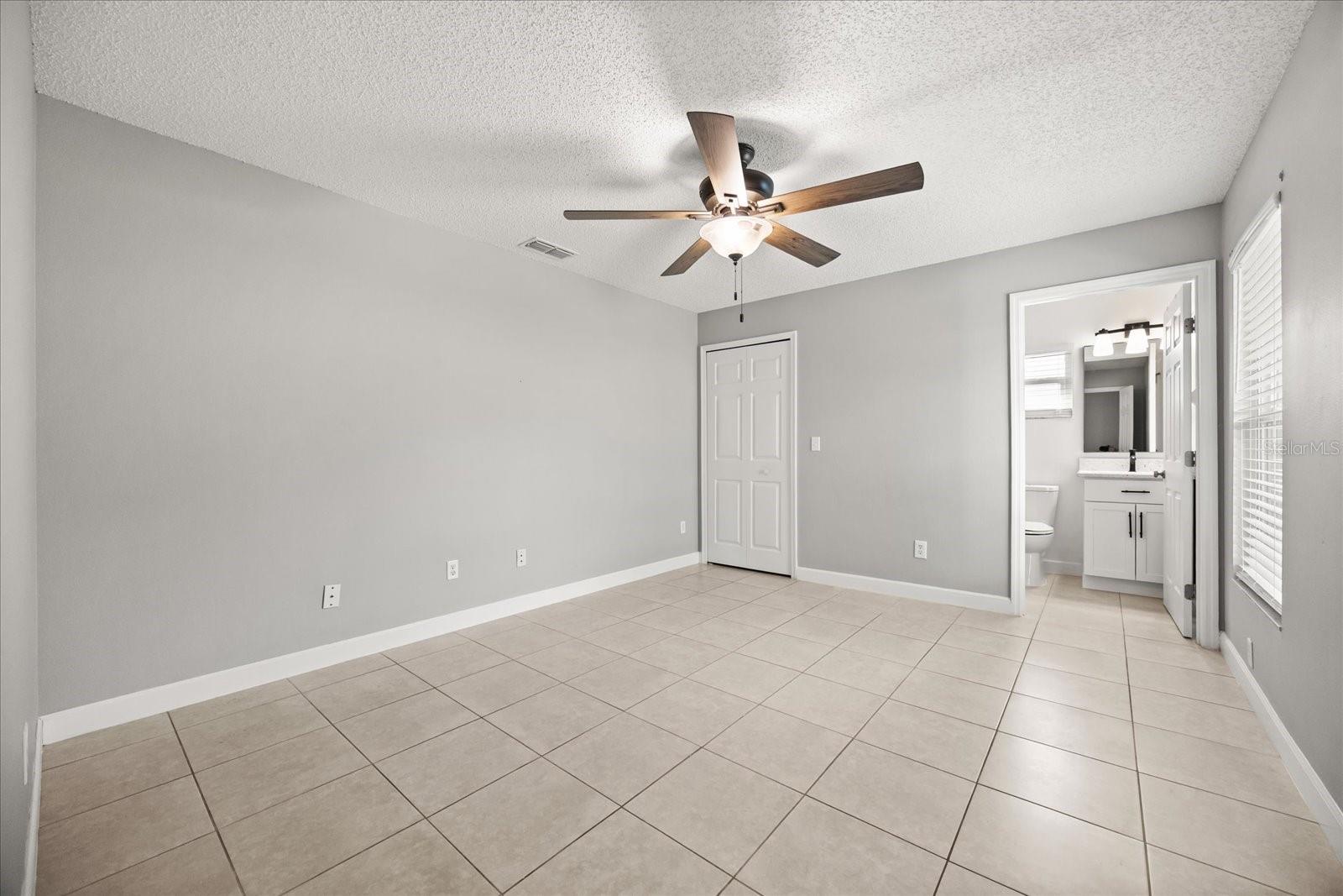 Image 12 of 23 For 1122 Hackberry Drive