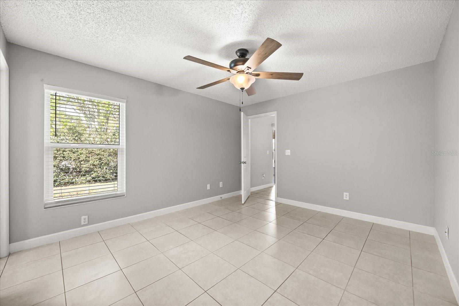 Image 13 of 23 For 1122 Hackberry Drive