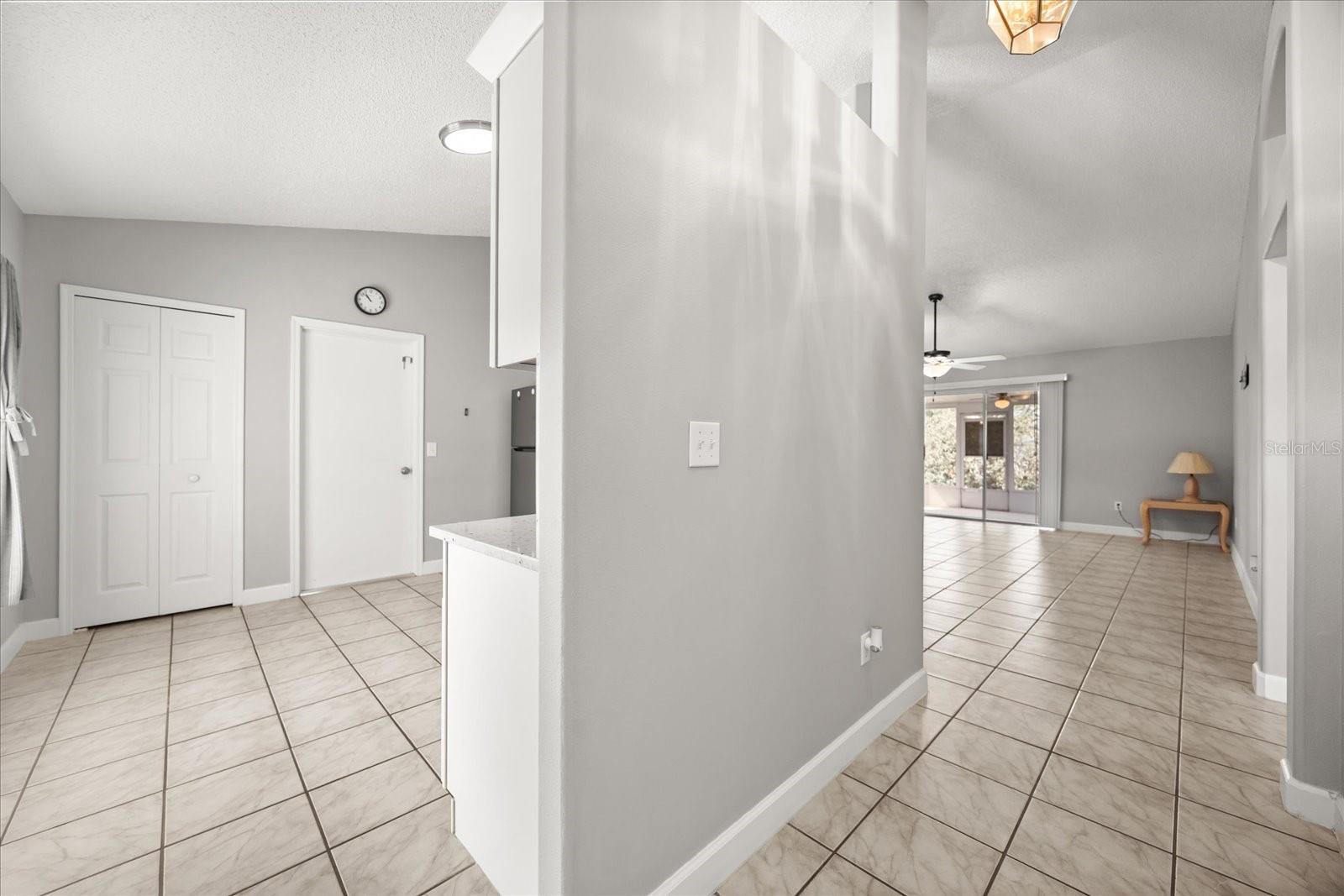 Image 7 of 23 For 1122 Hackberry Drive