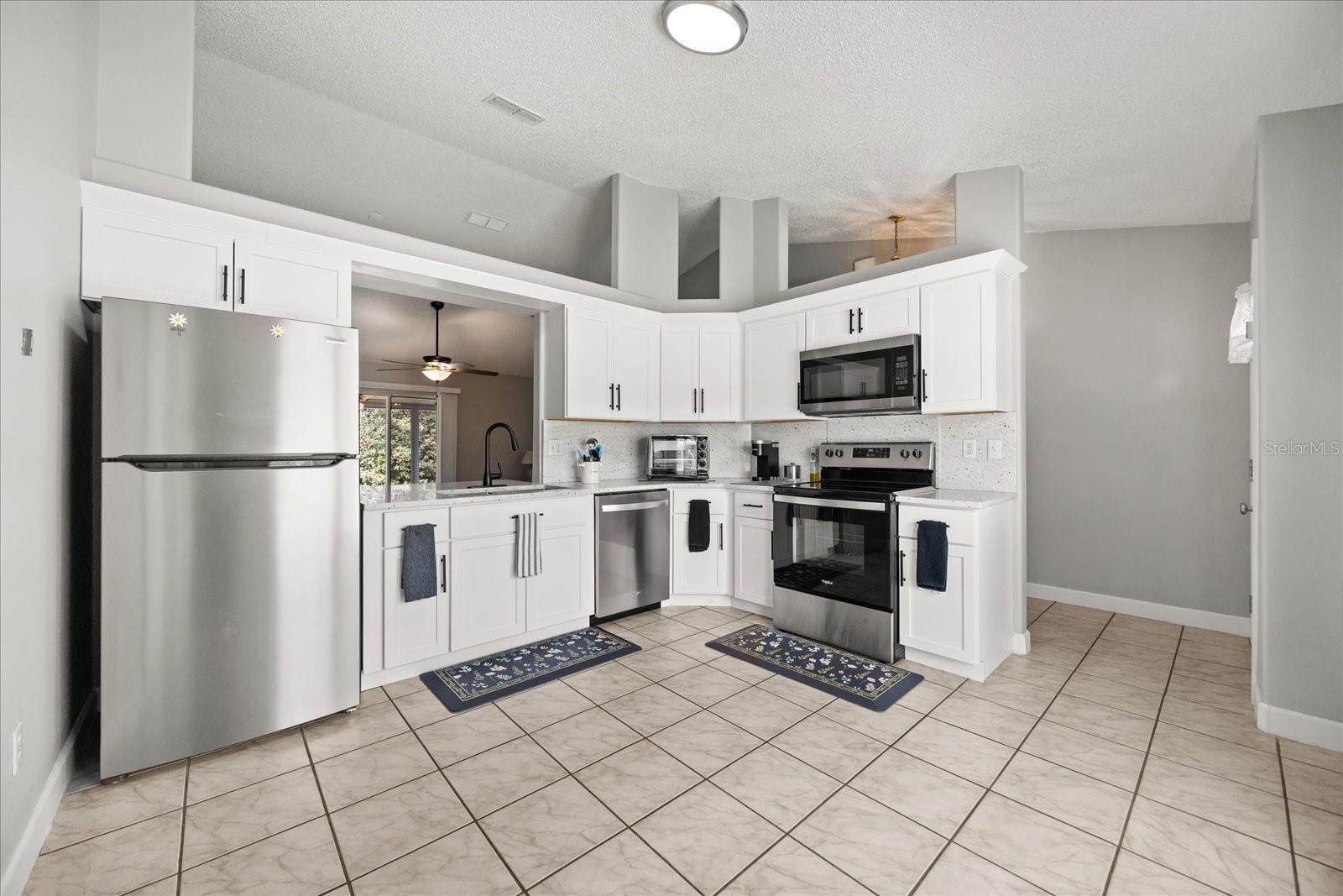 Image 8 of 23 For 1122 Hackberry Drive