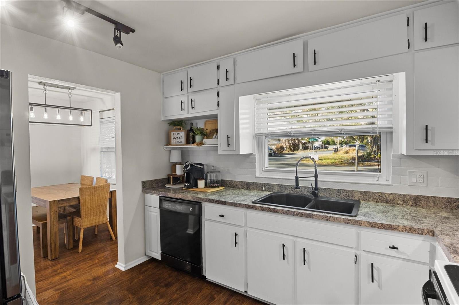 Image 11 of 36 For 112 Shelley Drive