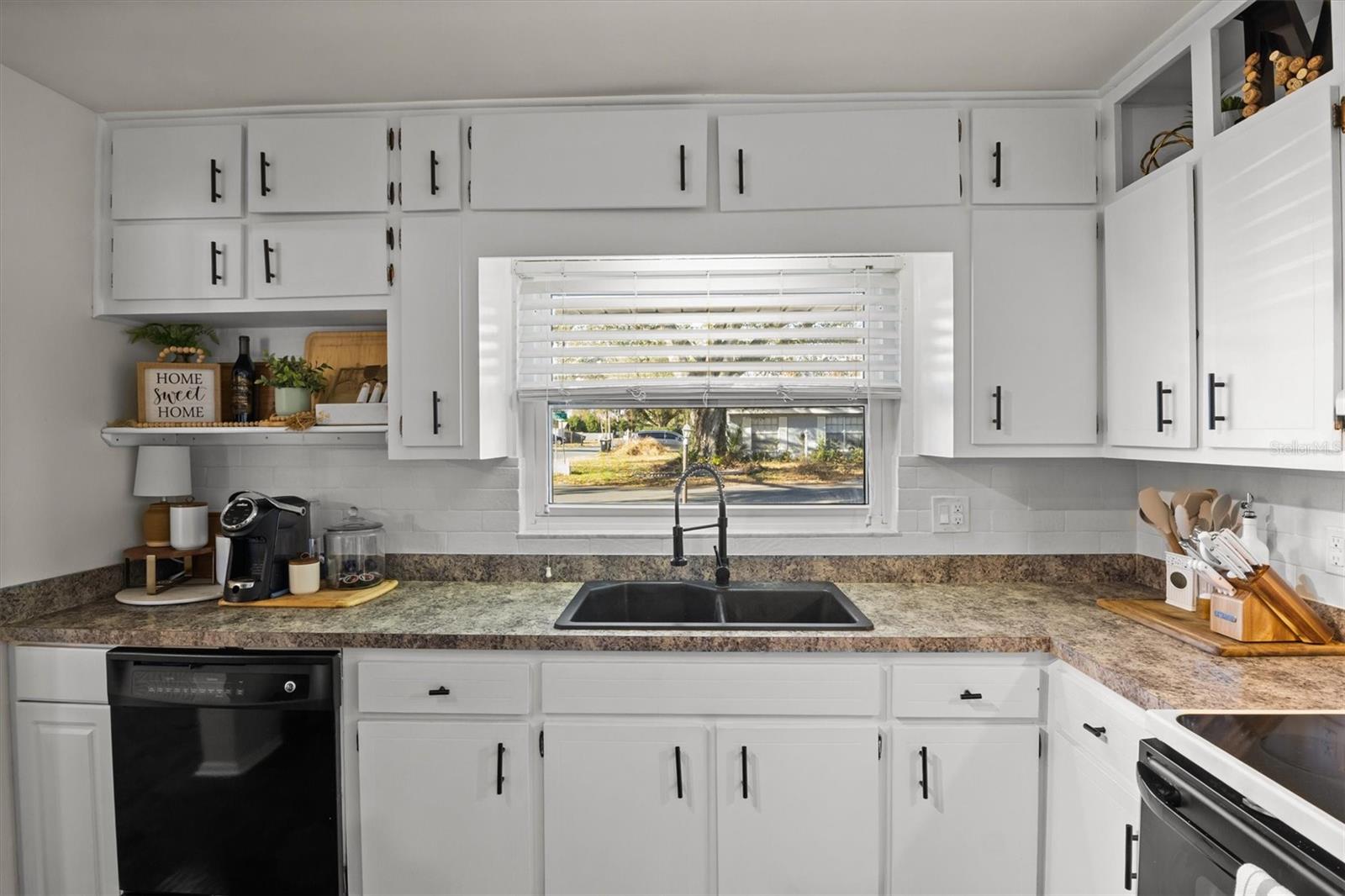 Image 12 of 36 For 112 Shelley Drive