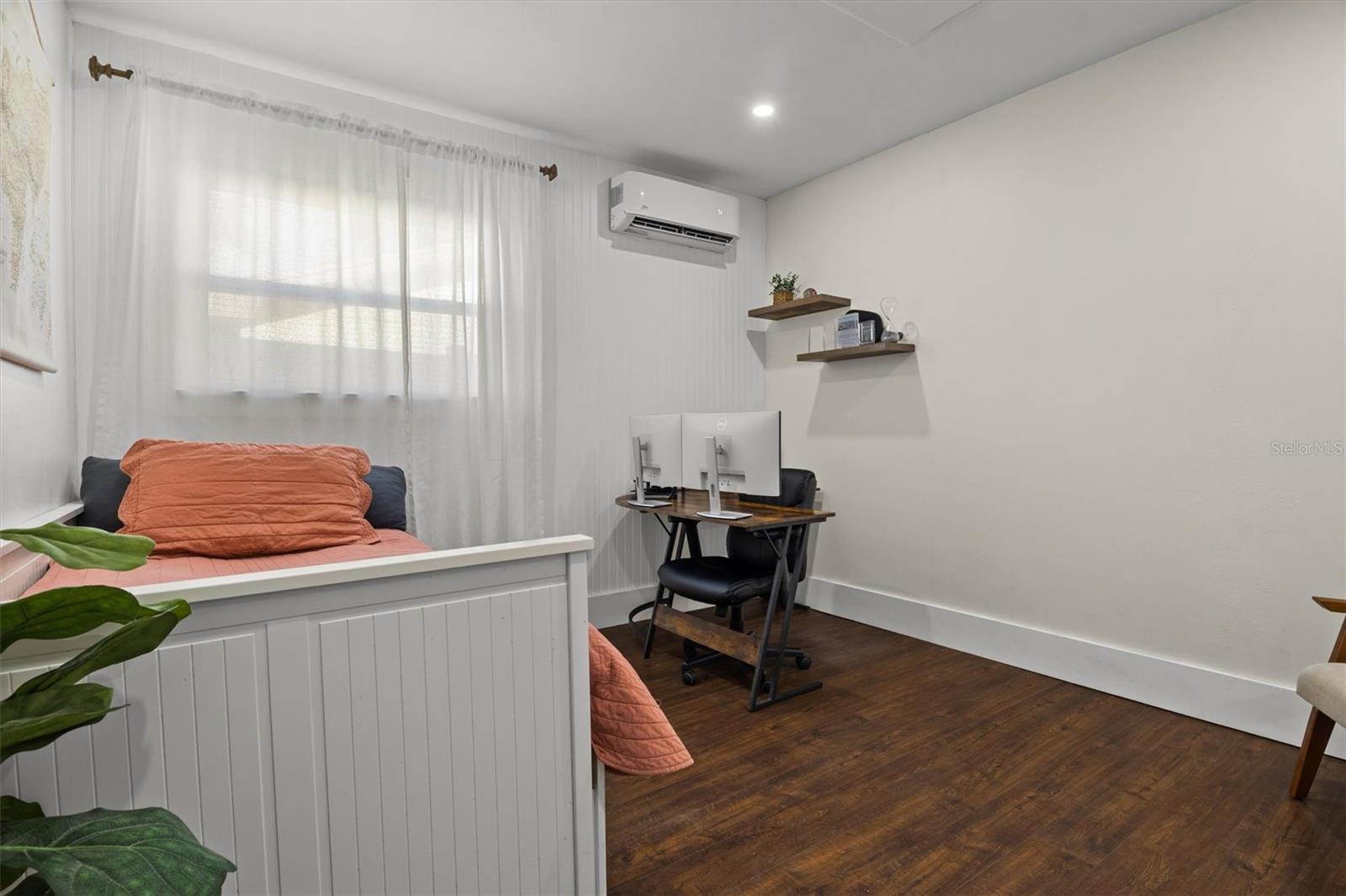 Image 21 of 36 For 112 Shelley Drive