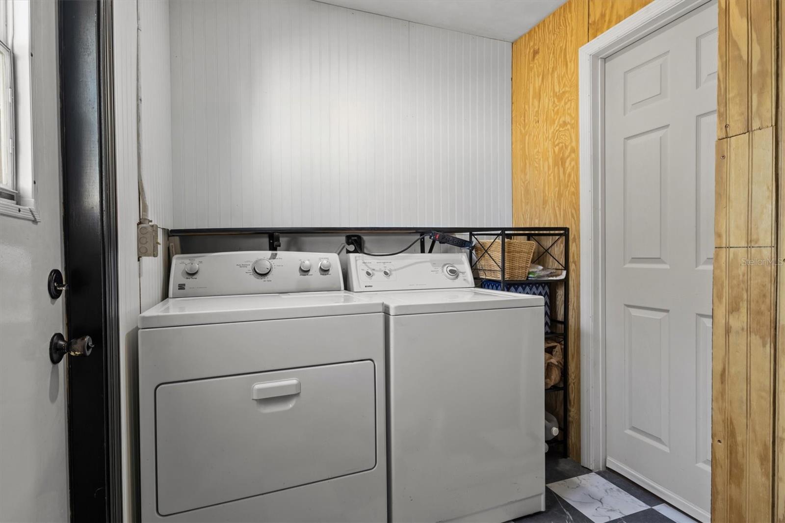 Image 22 of 36 For 112 Shelley Drive