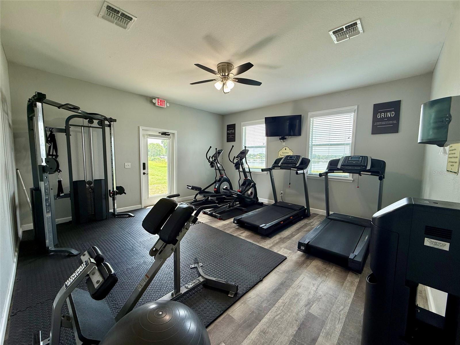 Image 26 of 33 For 2606 Tanoak Terrace