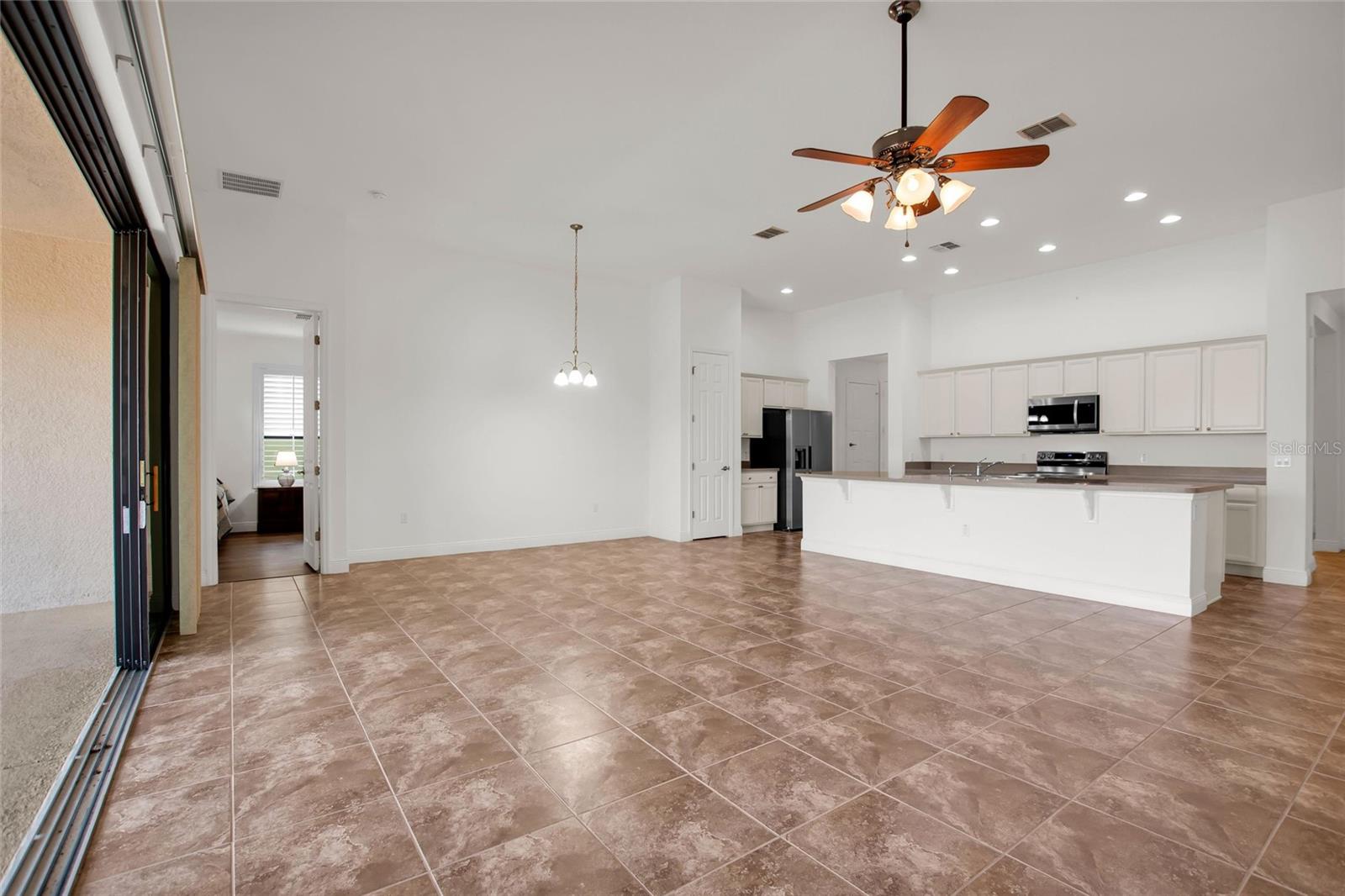 Image 9 of 63 For 531 Villa Park Road