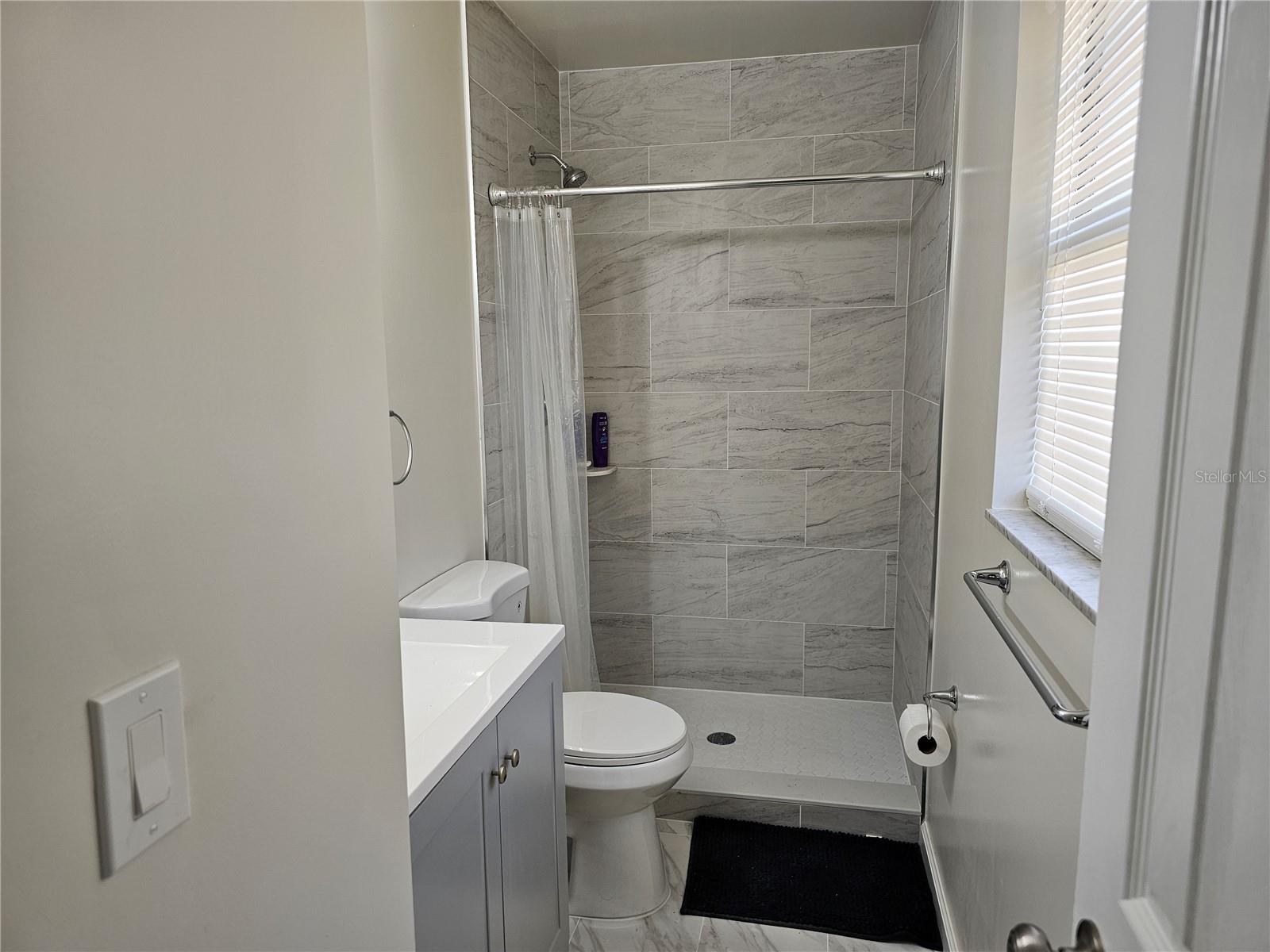 Image 21 of 25 For 1621 17th Street E