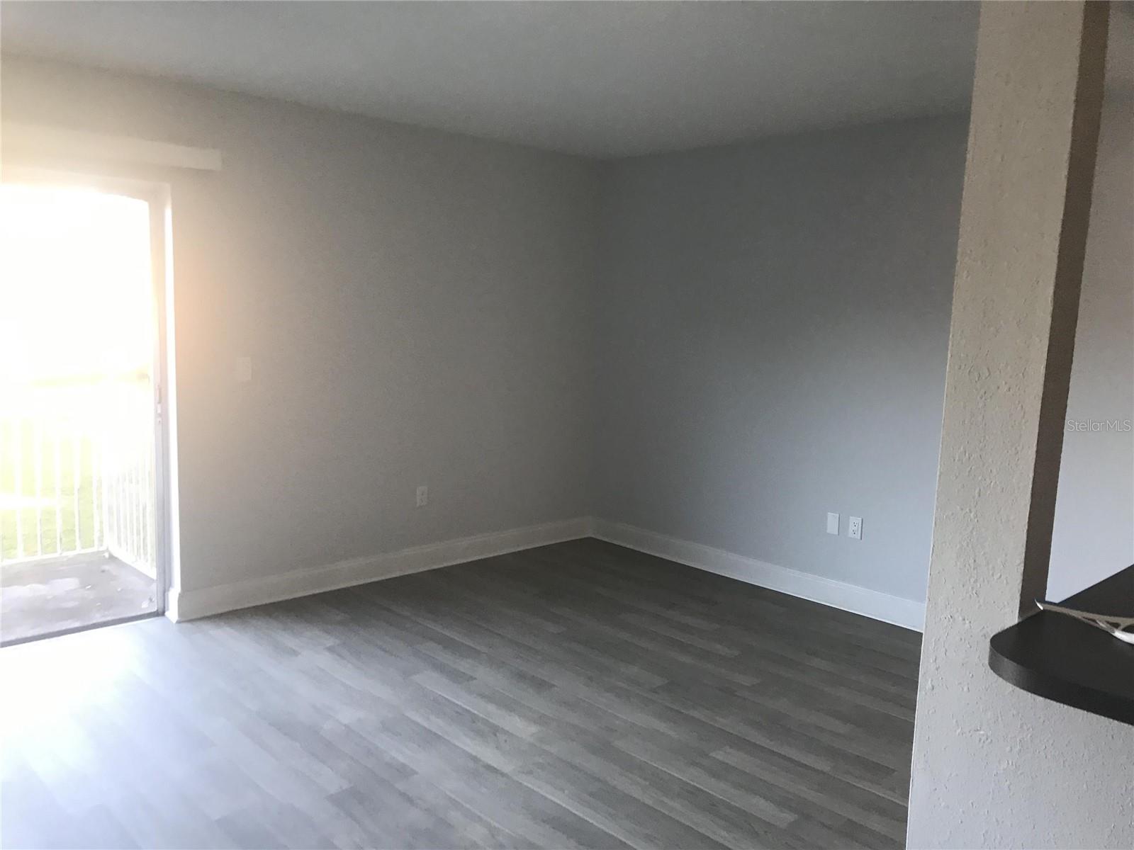 Image 6 of 12 For 492 Banyon Tree Circle 206