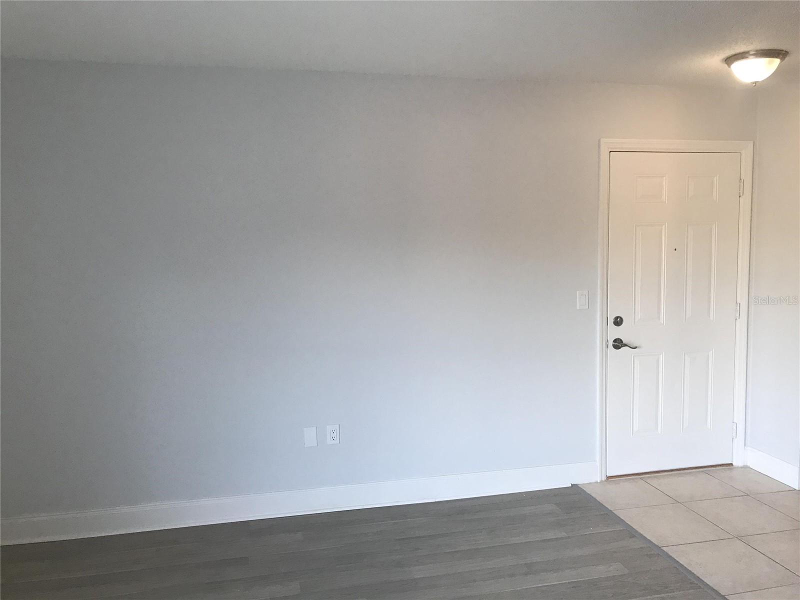 Image 7 of 12 For 492 Banyon Tree Circle 206