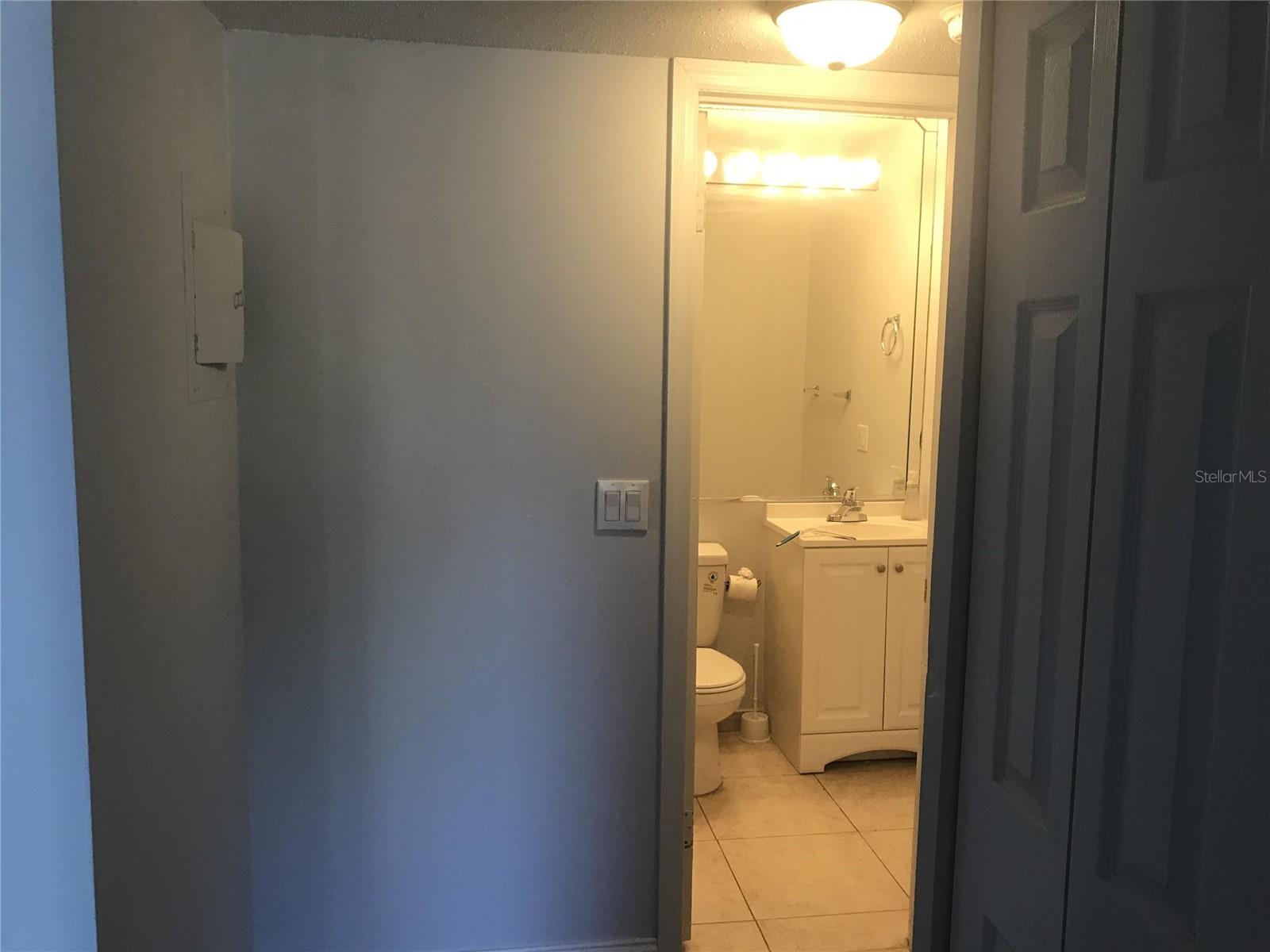 Image 9 of 12 For 492 Banyon Tree Circle 206