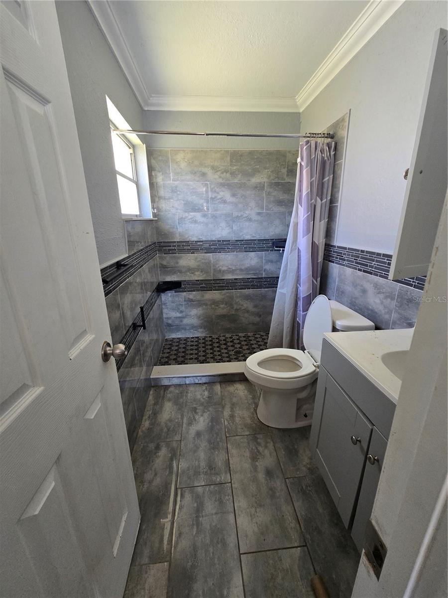 Image 12 of 13 For 125 Edgewater Drive