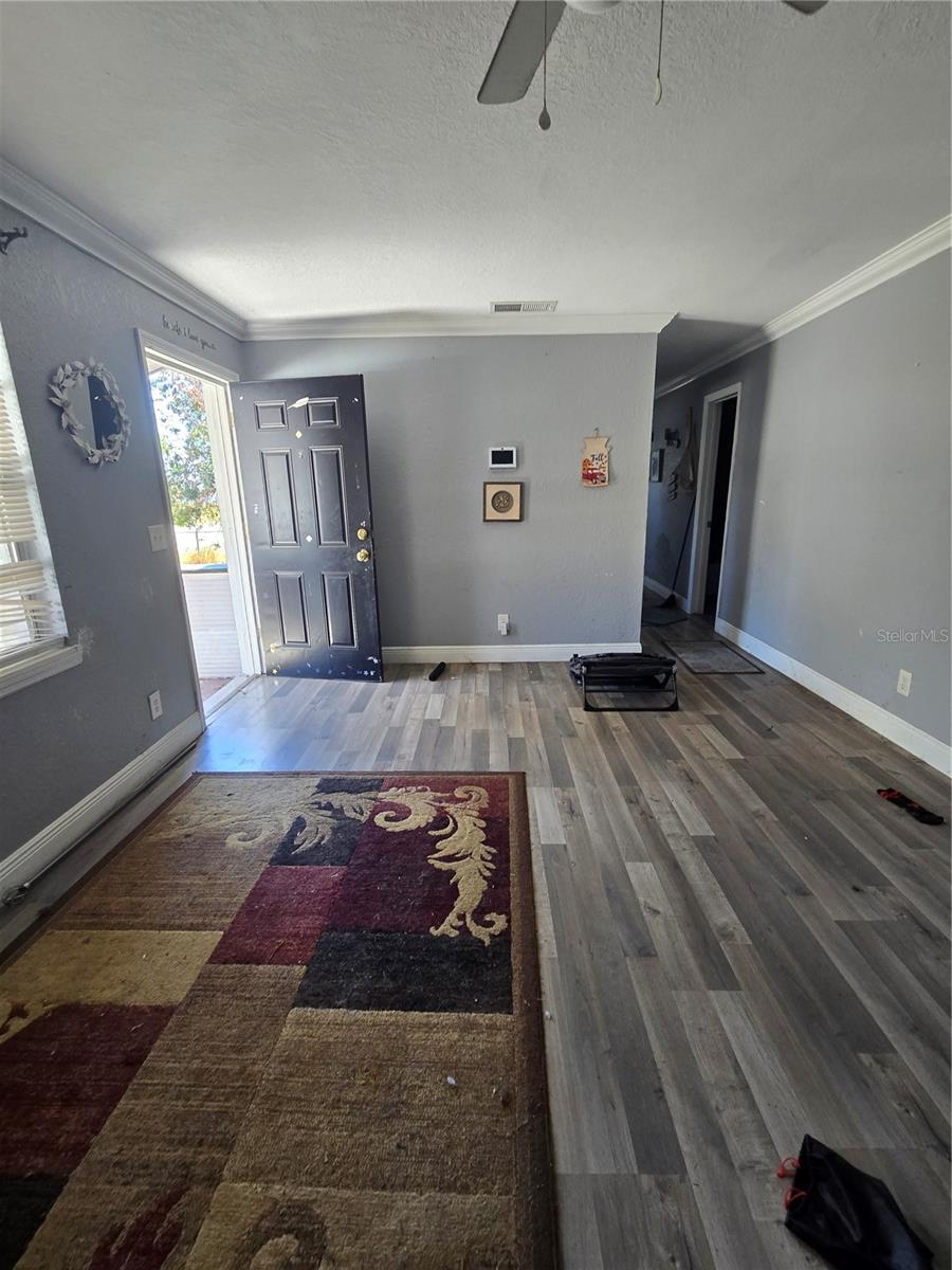 Image 3 of 13 For 125 Edgewater Drive