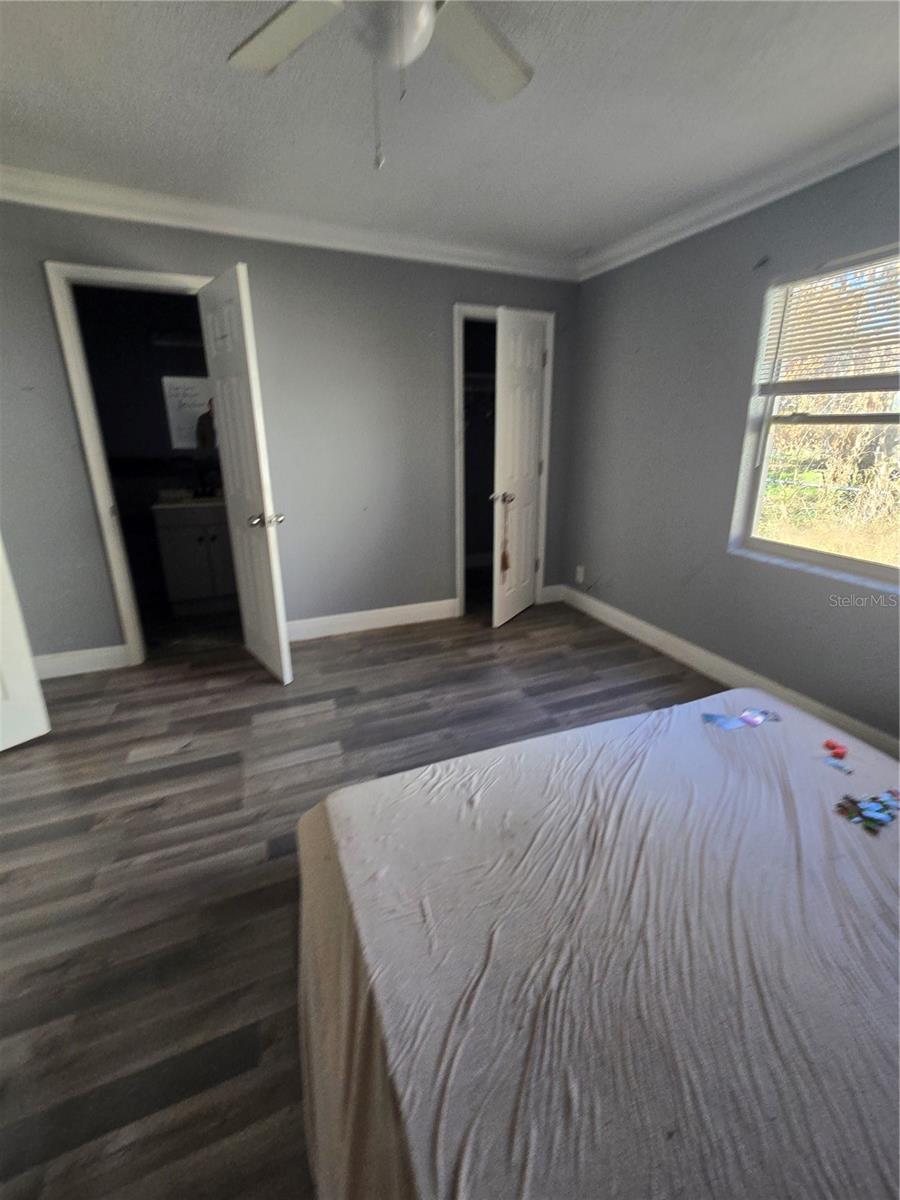 Image 7 of 13 For 125 Edgewater Drive