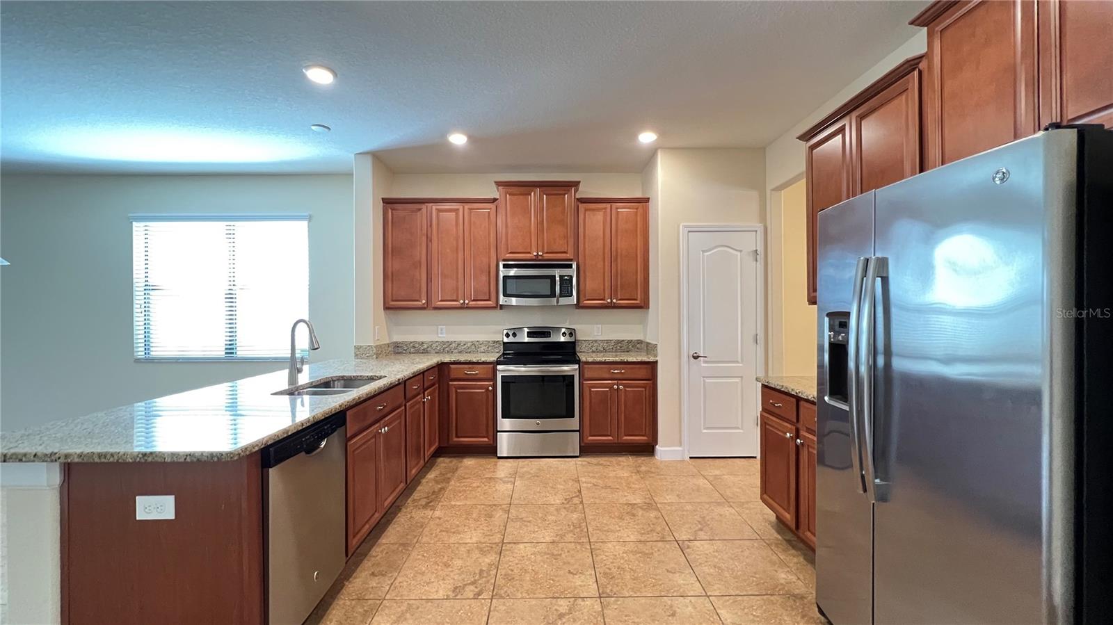 Image 12 of 45 For 13040 Overstreet Road