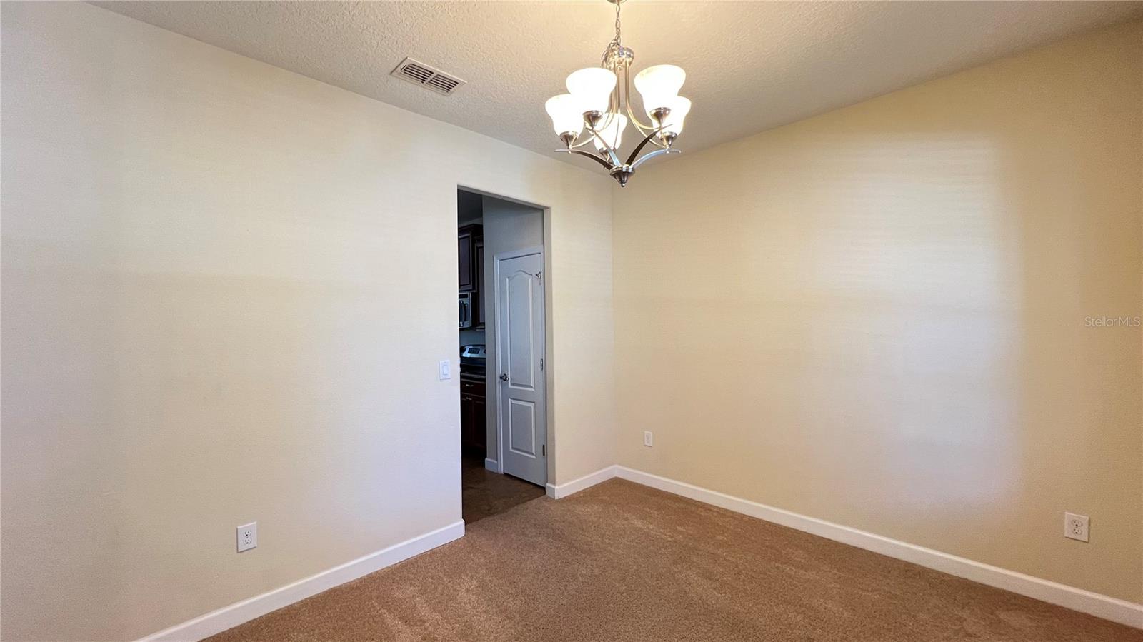 Image 14 of 45 For 13040 Overstreet Road