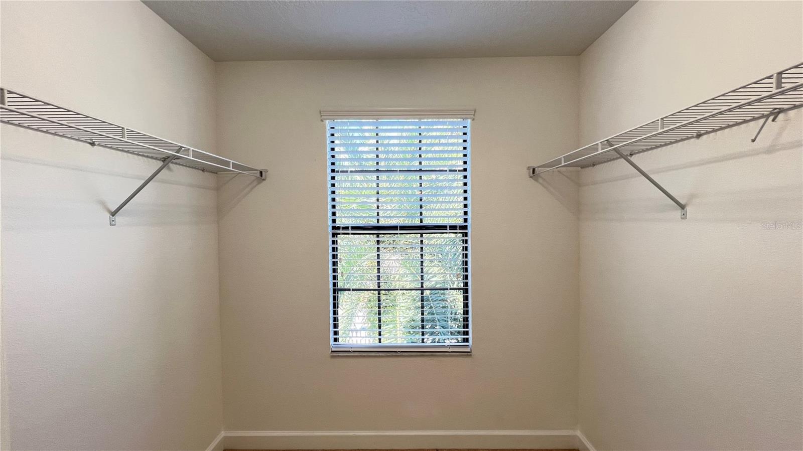 Image 34 of 45 For 13040 Overstreet Road