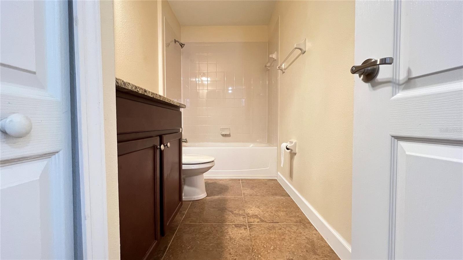 Image 38 of 45 For 13040 Overstreet Road