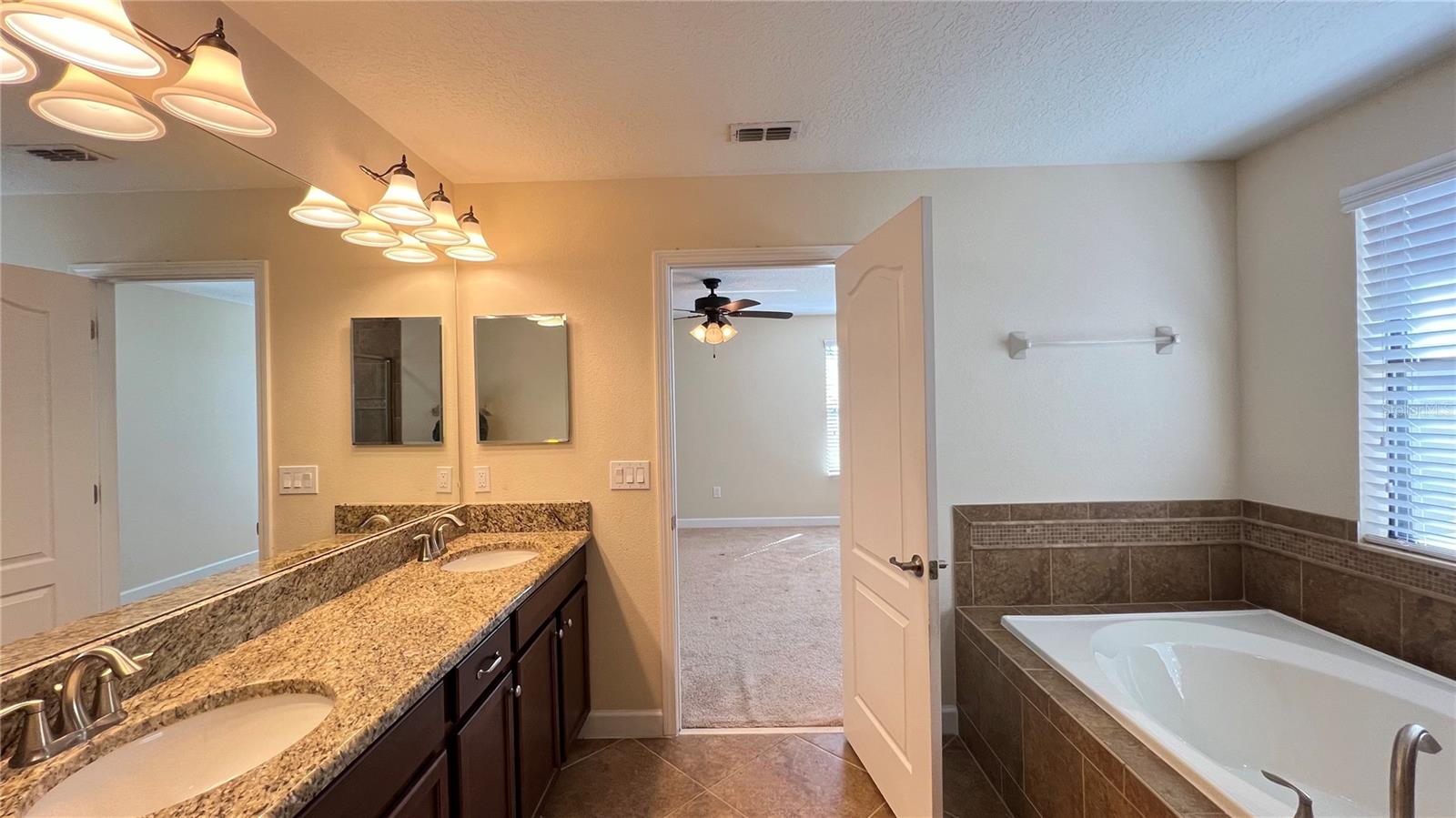 Image 42 of 45 For 13040 Overstreet Road