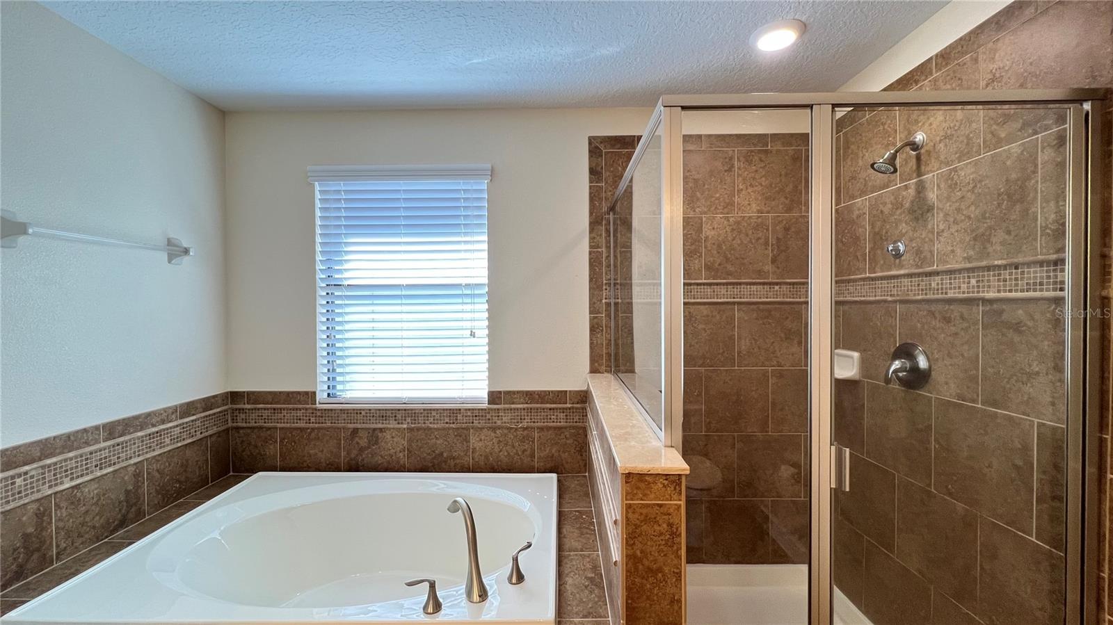 Image 43 of 45 For 13040 Overstreet Road