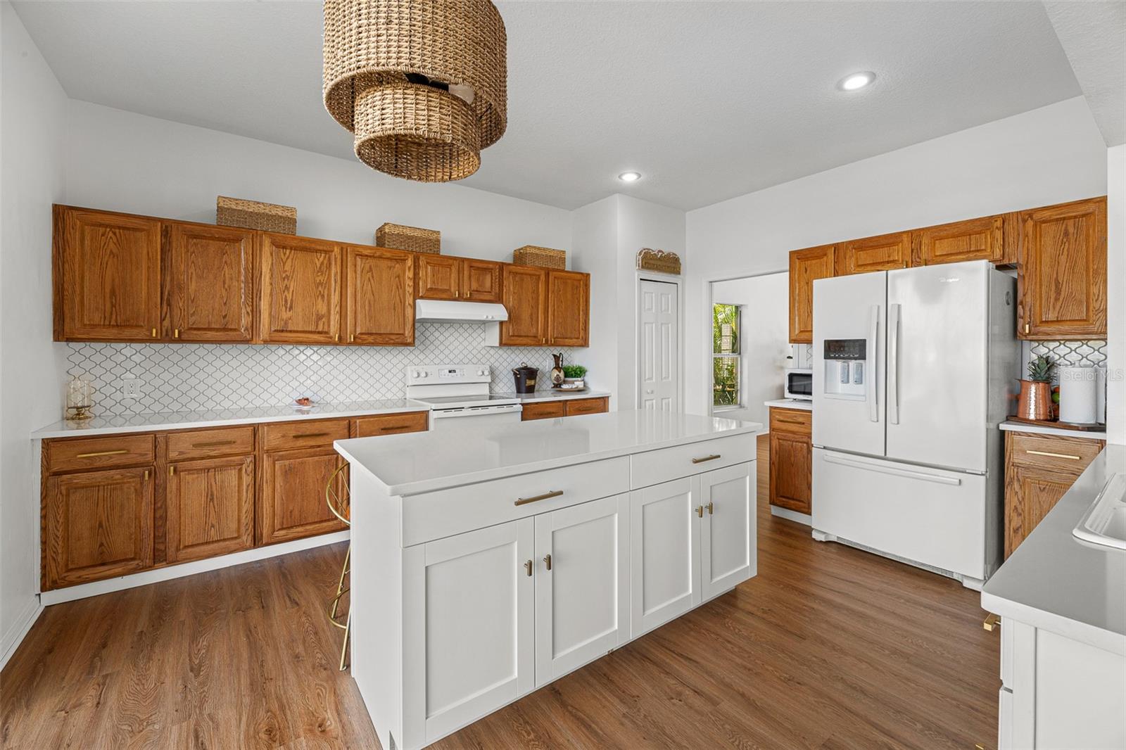 Image 14 of 34 For 6523 Canterlea Drive