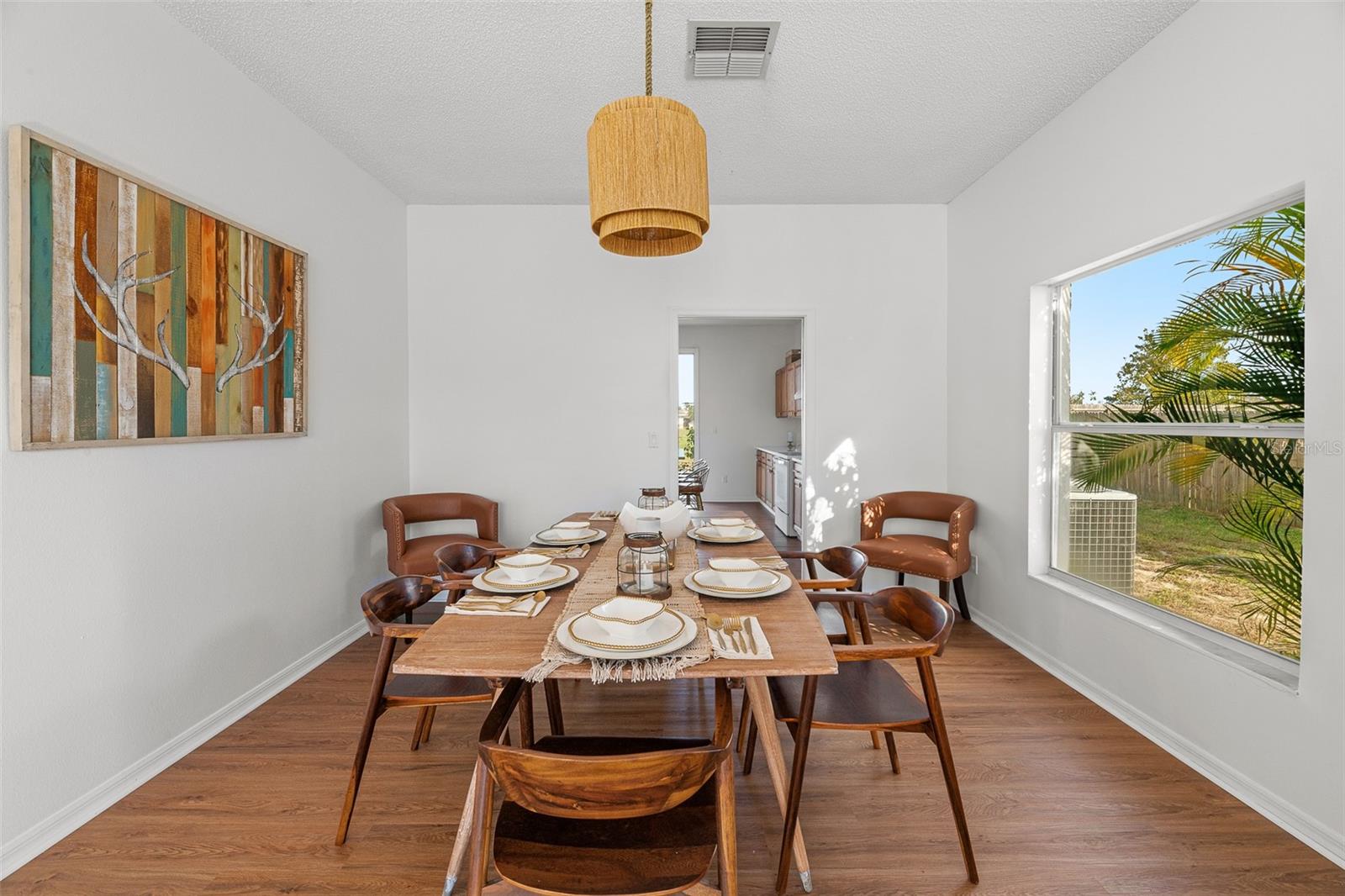 Image 7 of 34 For 6523 Canterlea Drive