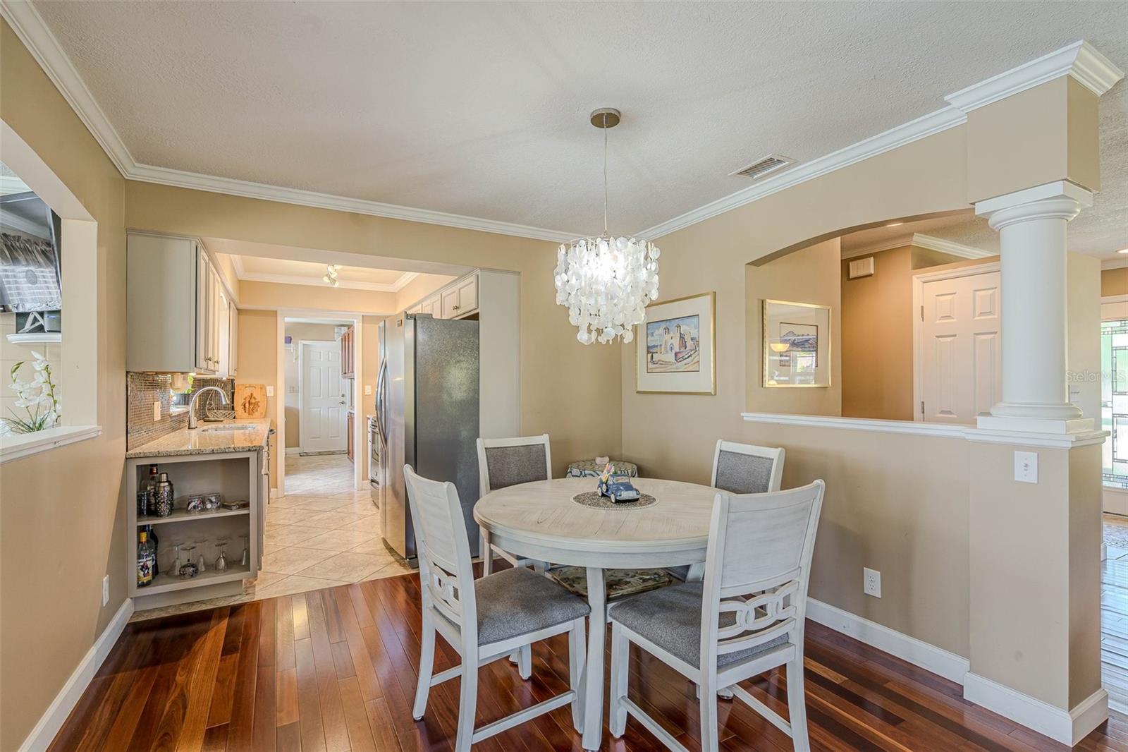 Image 17 of 42 For 720 Shore Drive