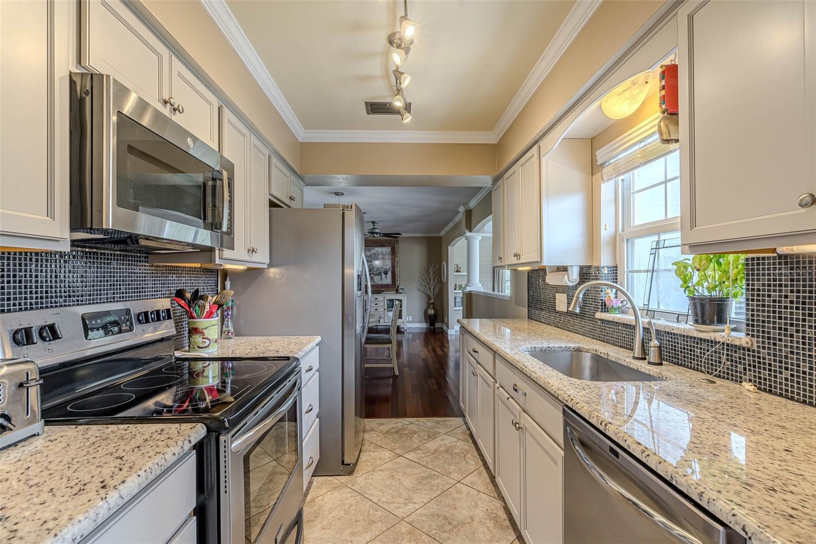 Image 22 of 42 For 720 Shore Drive