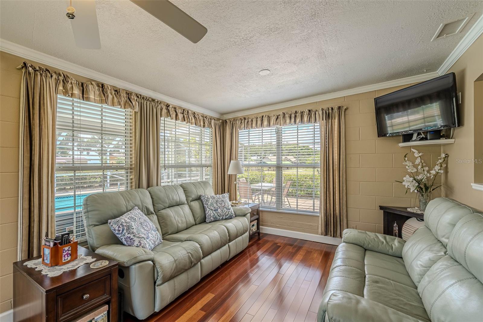 Image 26 of 42 For 720 Shore Drive