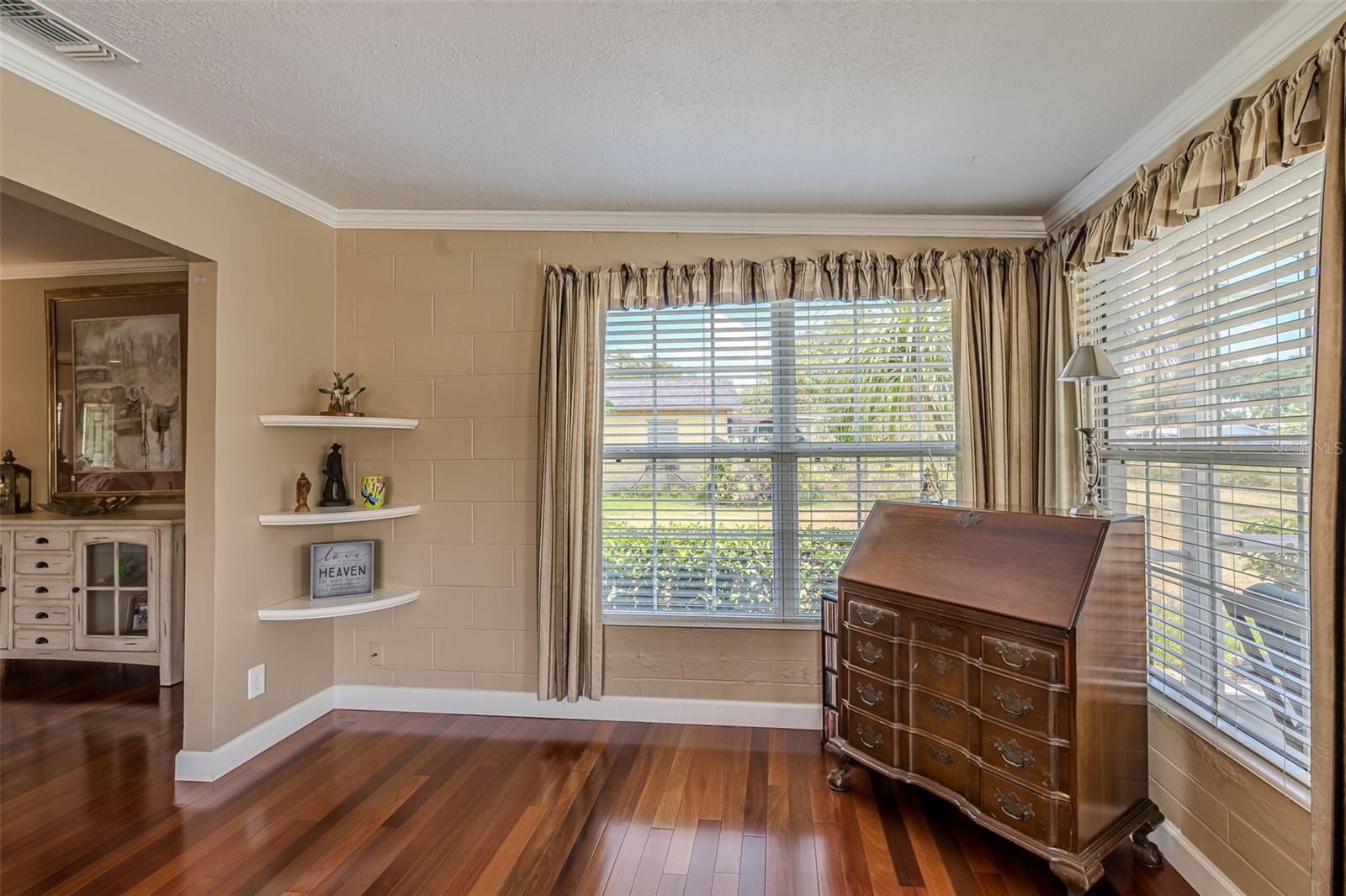 Image 27 of 42 For 720 Shore Drive